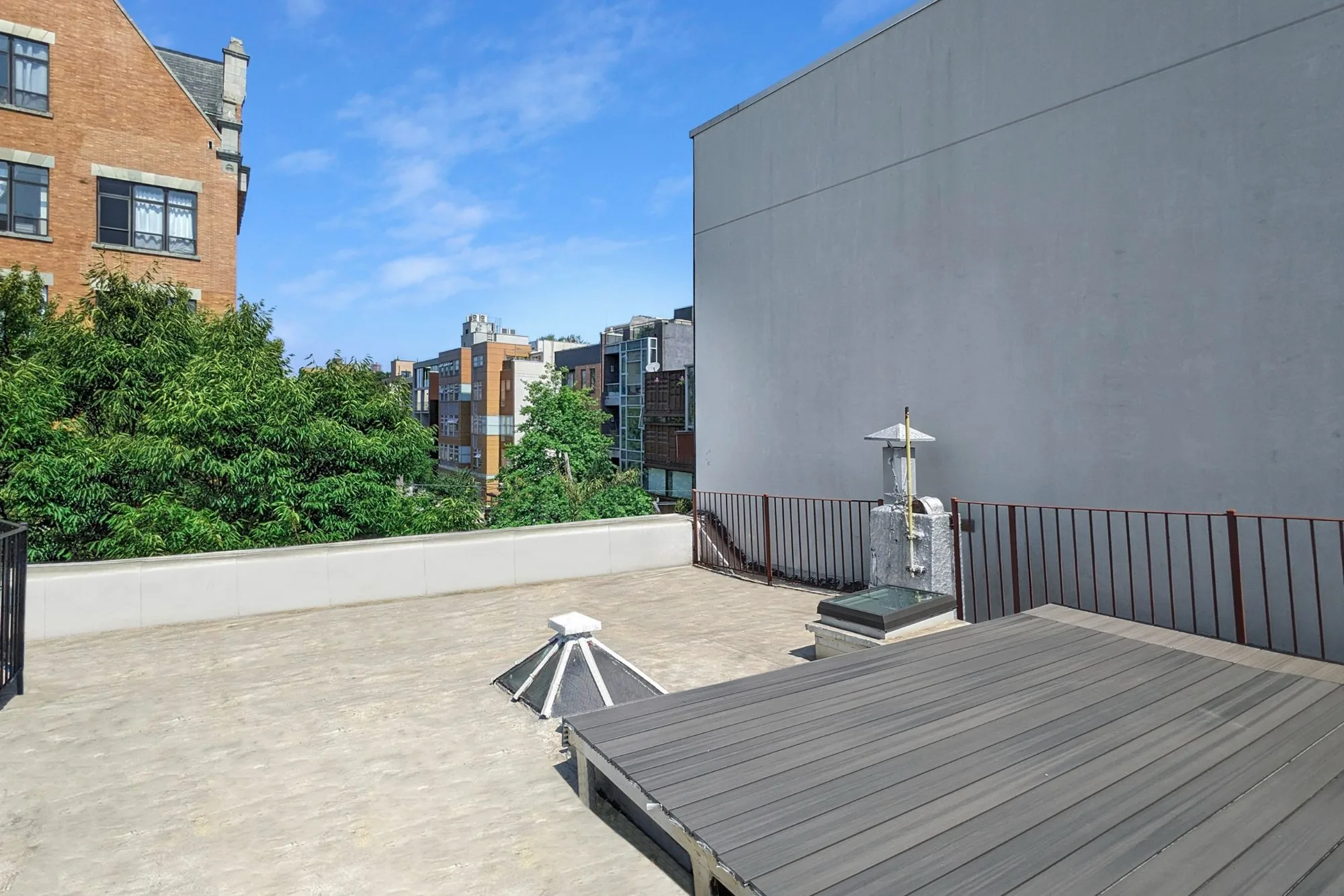 After declutter - clean rooftop